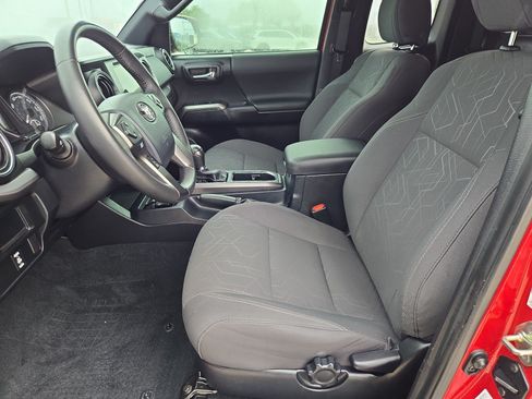 Used 2017 Toyota Tacoma SR5 AWD/4WD image 15