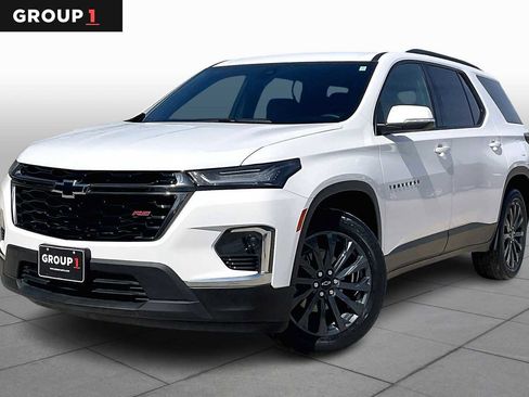 Used 2023 Chevrolet Traverse RS image 1