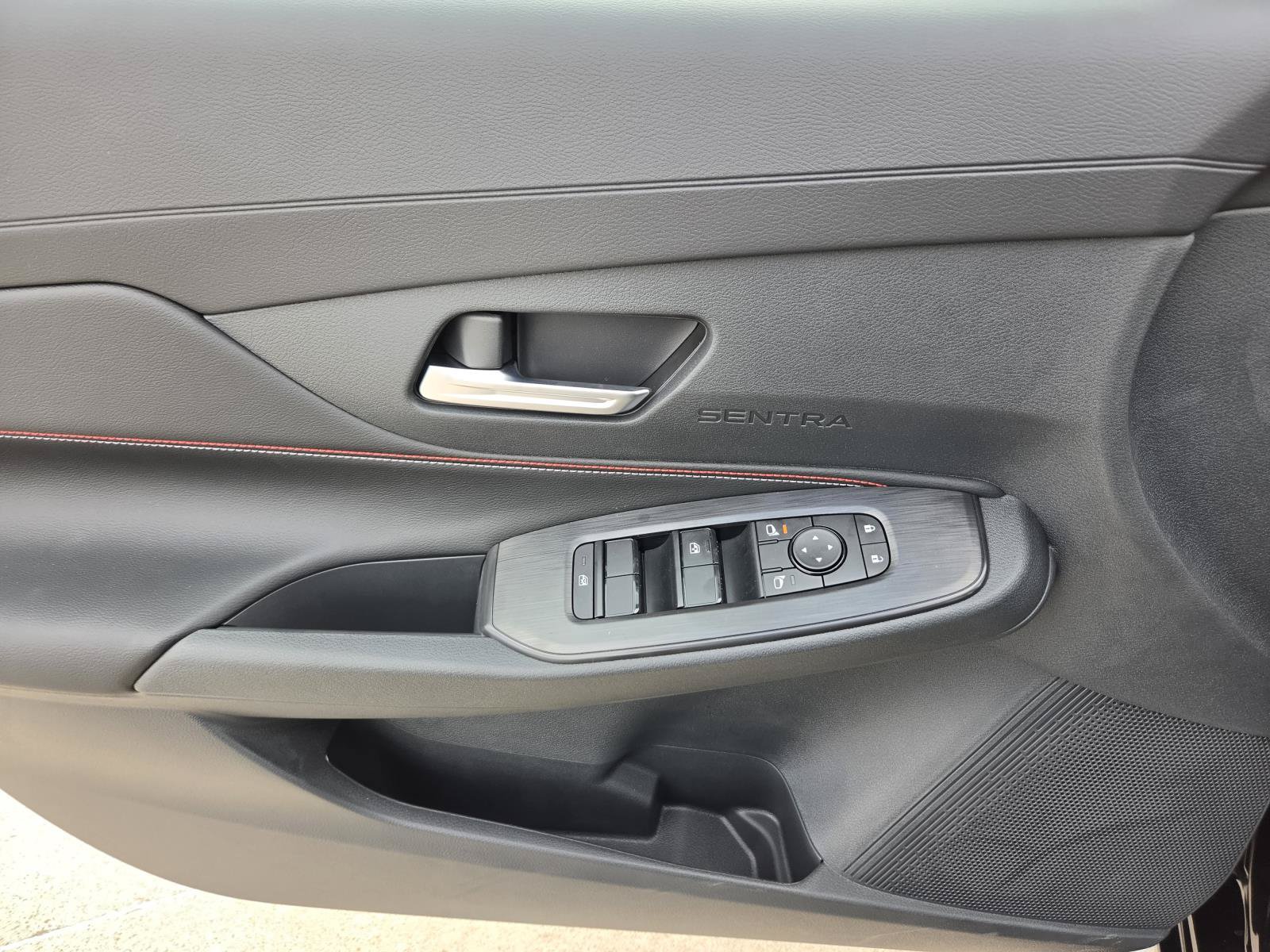 New 2027 Nissan Sentra SR FWD image 15
