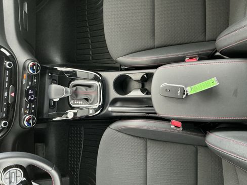 Used 2023 Kia Soul GT-Line image 11