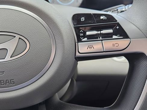 Used 2024 Hyundai Elantra SEL image 27