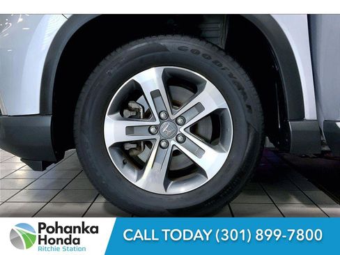 Used 2025 Honda Pilot EX-L image 8