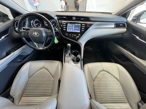 Used 2019 Toyota Camry SE FWD image 18