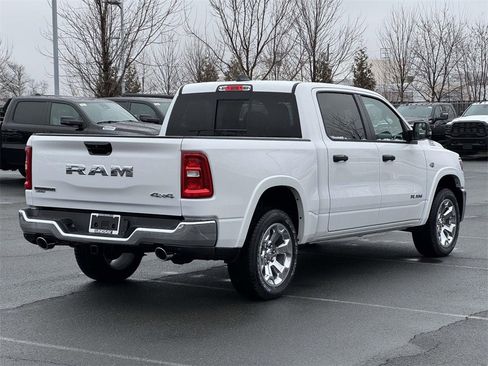 New 2026 RAM 1500 4x4 Crew Cab image 7