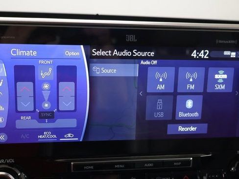 Used 2022 Toyota Highlander Limited FWD image 24