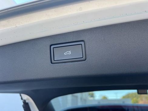 New 2026 Volkswagen Tiguan SE image 27