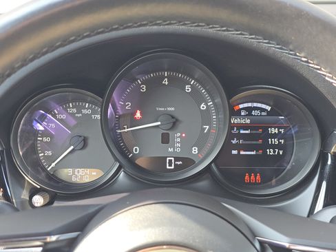 Certified 2023 Porsche Macan AWD/4WD image 25