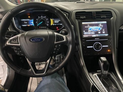 Used 2016 Ford Fusion Titanium FWD image 7