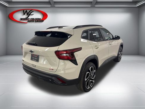 New 2026 Chevrolet Trax RS w/ Sunroof Package FWD image 6