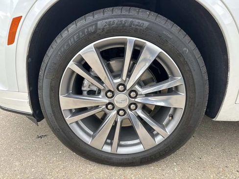 Used 2025 Cadillac XT6 Premium Luxury image 7