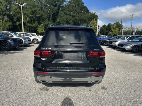 Used 2022 Mercedes-Benz GLB 250 4MATIC image 5
