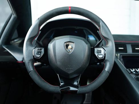 Used 2021 Lamborghini Aventador SVJ AWD/4WD image 14