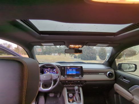 Used 2026 Chevrolet Colorado ZR2 w/ Technology Package image 10