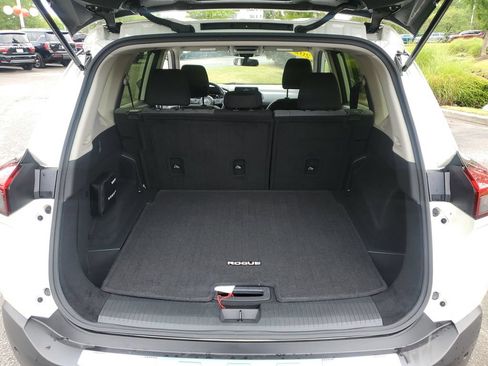 Certified 2023 Nissan Rogue SV AWD/4WD image 7