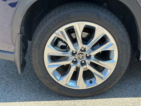 Used 2025 Toyota Highlander Limited AWD/4WD image 15