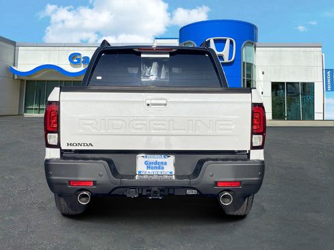New 2026 Honda Ridgeline Black Edition image 5