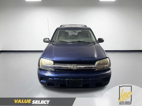 Used 2004 Chevrolet TrailBlazer LS w/ LS Preferred Equipment Group AWD/4WD image 2