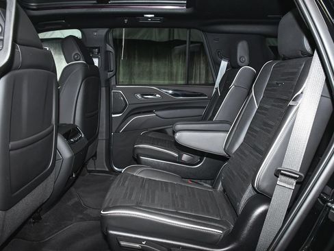 Used 2022 Cadillac Escalade Sport AWD/4WD image 48