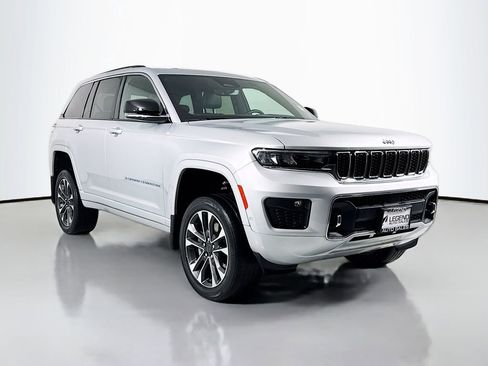 Used 2022 Jeep Grand Cherokee Overland w/ MOPAR Finishing Package AWD/4WD image 3
