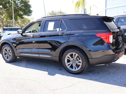 Used 2022 Ford Explorer XLT w/ Equipment Group 202A image 6