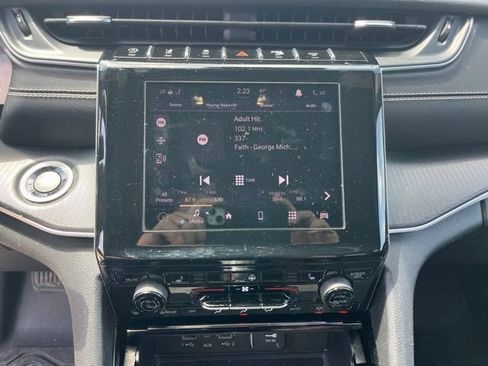Used 2023 Jeep Grand Cherokee L Laredo RWD image 21
