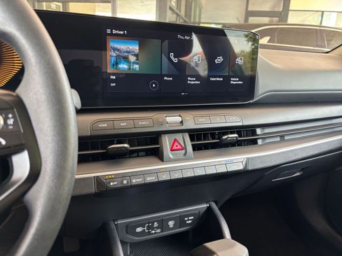 Used 2025 Kia K4 LXS FWD image 17
