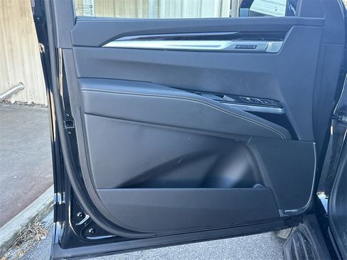 Certified 2025 Cadillac Escalade Premium Luxury image 7