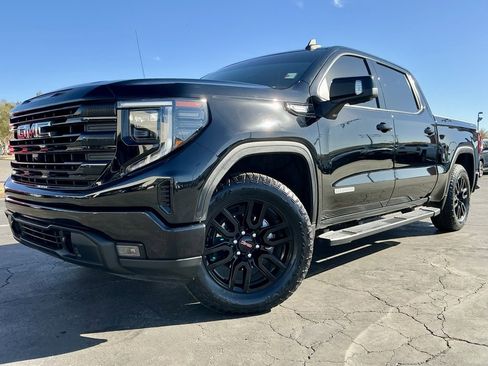 Used 2022 GMC Sierra 1500 Elevation w/ Elevation Premium Package image 2