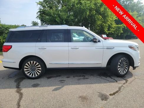 Used 2019 Lincoln Navigator Reserve AWD/4WD image 2