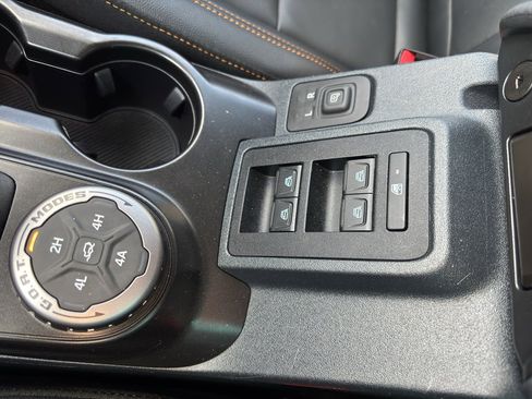 Used 2023 Ford Bronco Badlands image 34