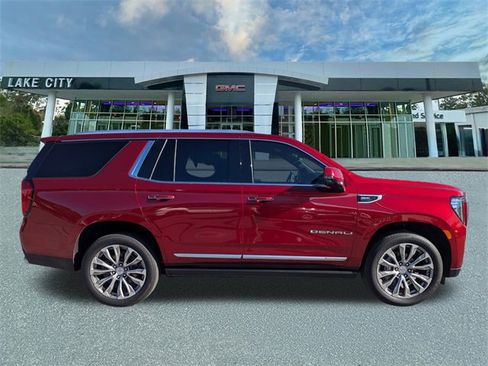 Used 2021 GMC Yukon Denali w/ Denali Premium Package image 2
