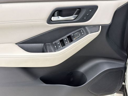 Used 2023 Nissan Rogue SL w/ SL Premium Package FWD image 13