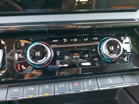 New 2026 GMC Sierra 1500 AT4 w/ AT4 Premium Package image 21