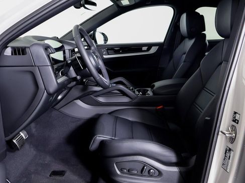 New 2026 Porsche Cayenne S image 5