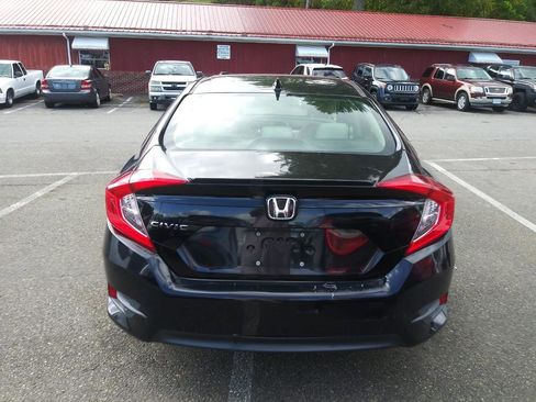 Used 2018 Honda Civic EX-T image 3