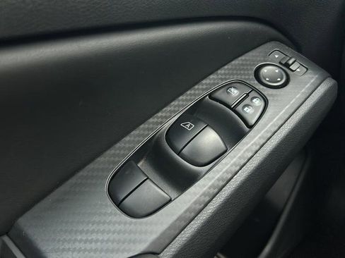 Used 2025 Nissan Altima 2.5 SV FWD image 10