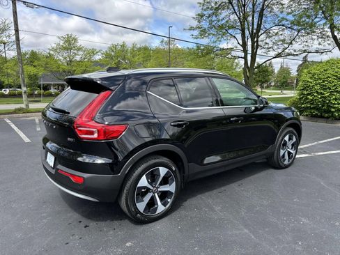 New 2025 Volvo XC40 B5 Core w/ Protection Package Premier image 7