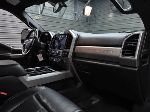 Used 2022 Ford F250 Lariat w/ Lariat Value Package AWD/4WD image 16