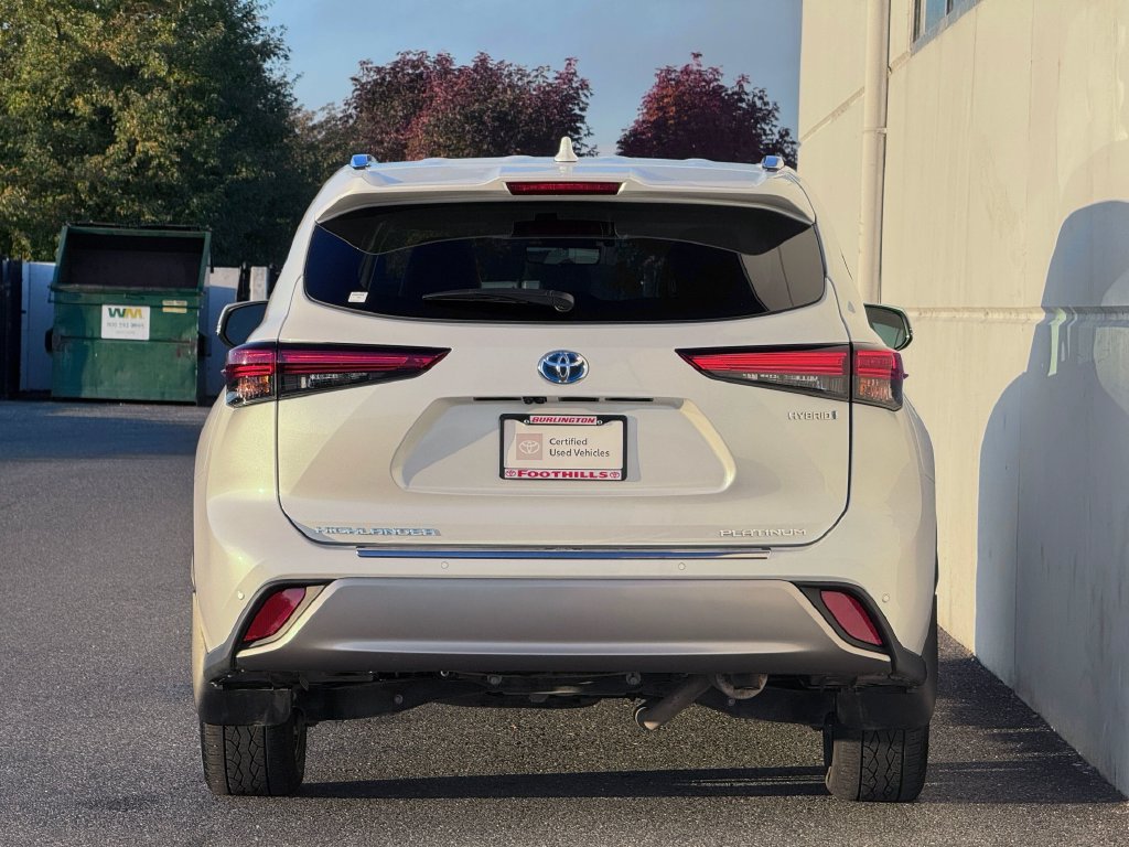Certified 2022 Toyota Highlander Platinum AWD/4WD image 6