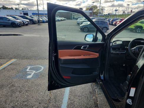 New 2026 Kia Carnival SX w/ SX Dark Edition Package image 11