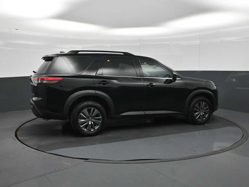 Used 2025 Nissan Pathfinder SV AWD/4WD image 9