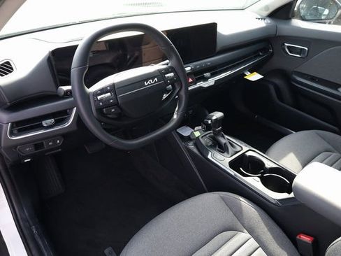 New 2025 Kia K4 EX image 12