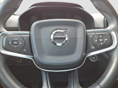 Used 2020 Volvo XC40 T5 Momentum w/ Protection Package Premier AWD/4WD image 26