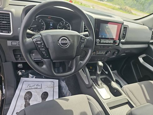 Used 2024 Nissan Frontier SV RWD image 17