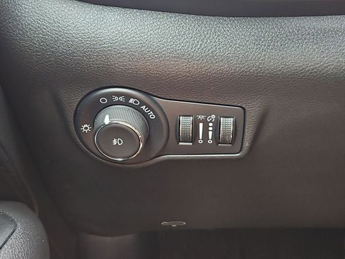 New 2026 Jeep Compass Latitude AWD/4WD image 24