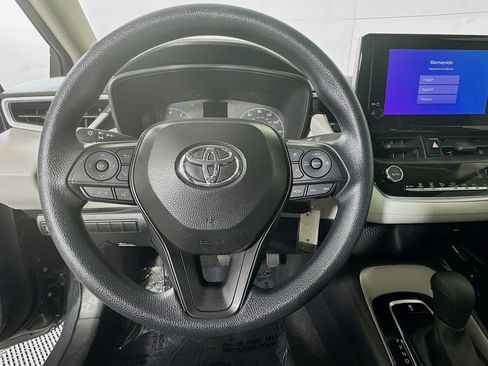Used 2025 Toyota Corolla LE image 15
