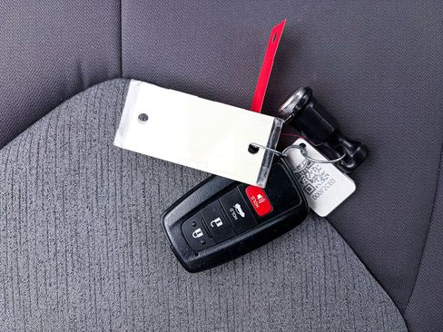 Used 2024 Toyota Camry LE w/ Convenience Package image 25