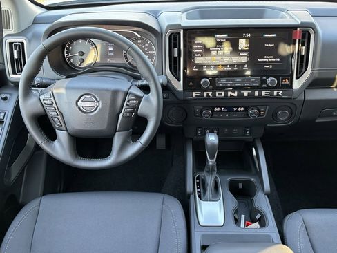 New 2025 Nissan Frontier SV w/ SV Convenience Package image 28