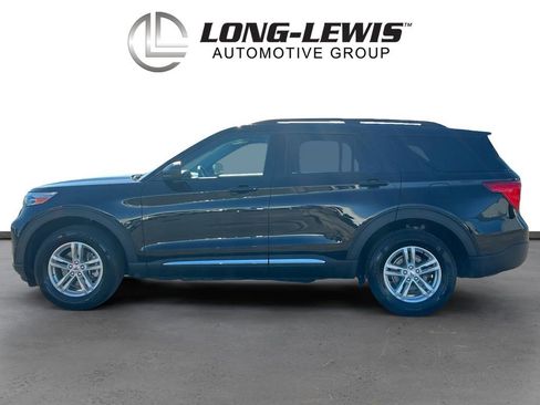 Used 2022 Ford Explorer XLT image 2