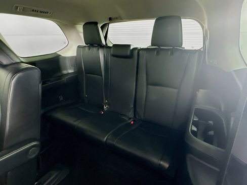 Used 2025 Toyota Grand Highlander FWD image 29